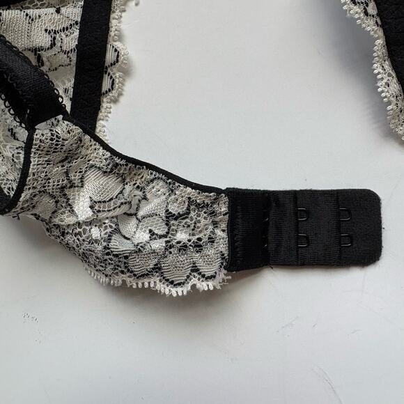 Victoria's Secret 32C Dream Angels Perfect Coverage Bra White Lace Rhinestone - Picture 4 of 9